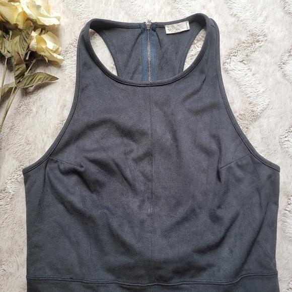 GF Collection Faux Suede Look Gray Sleeveless Top Size M - Picture 2 of 10